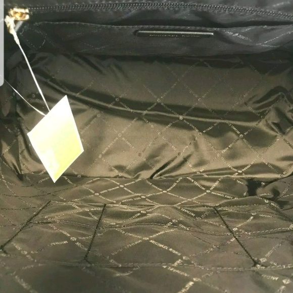 ❤️SOLD❤️Michael Kors Limited Edition Novelty Tote - Picture 7 of 8